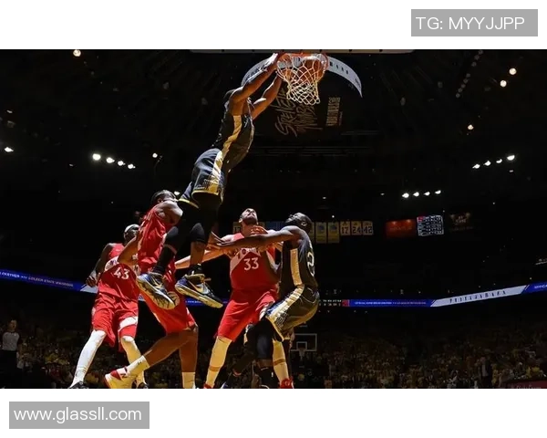 勇士与猛龙激战NBA总决赛历史性对决回顾与精彩瞬间分析